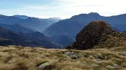 56 Vista sulla croce del Mincucco-torrione roccioso (1832 m)